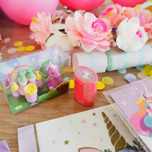 Les gommes en forme de licorne, châteaux, dinosaures, ou même ballons de foot font fureur